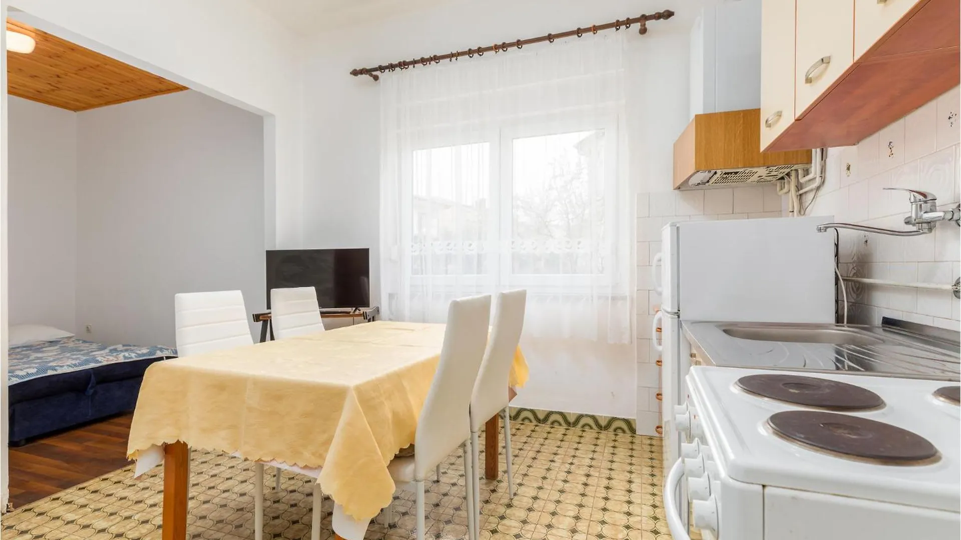 Lovely Apartment In Fazana With Kitchen